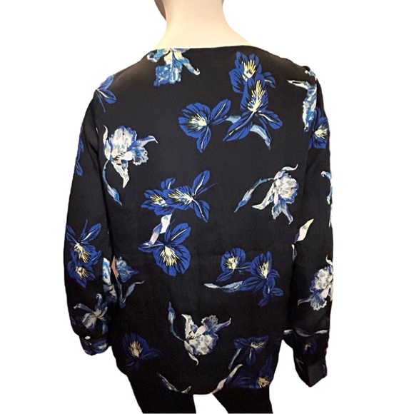 NWT Banana Republic Size Small Floral Blouse Navy Iris Print - Picture 6 of 12